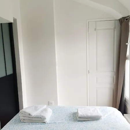 Eiffel Apartment Paris